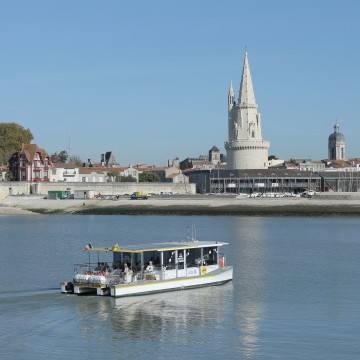 Passeur de mer dans le port