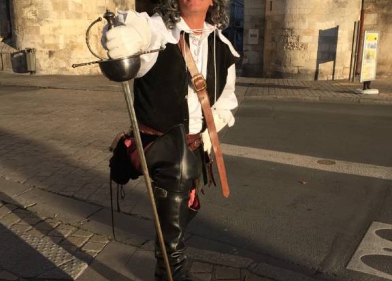 VISITE GUIDÉE : SUR LES PAS D'UN MOUSQUETAIRE VISITE GUIDÉE : SUR LES PAS D'UN MOUSQUETAIRE