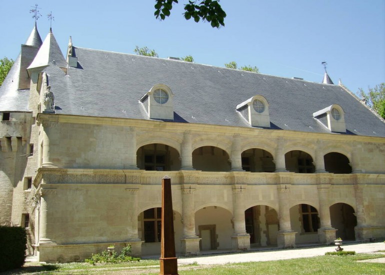 Chateau de Dampierre-sur-Boutonne Chateau de Dampierre-sur-Boutonne