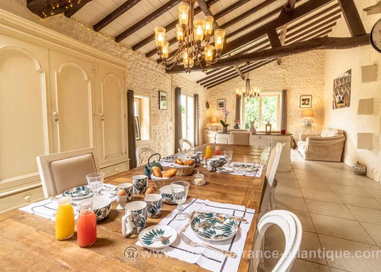 Salon-salle à manger - Gîte de France