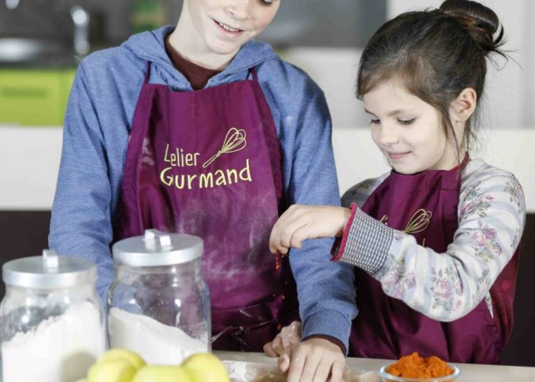 enfants cuisinent