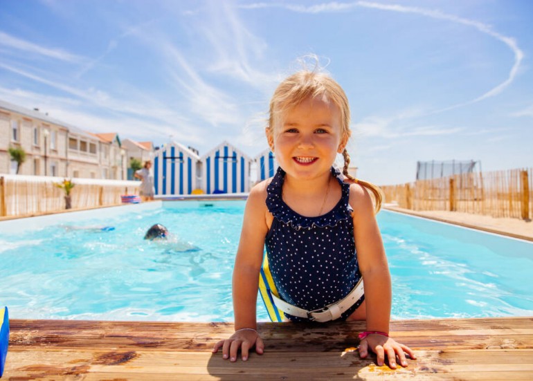 Apprendre à nager au club de plage - Natation pour les tout petits_Châtelaillon-Plage