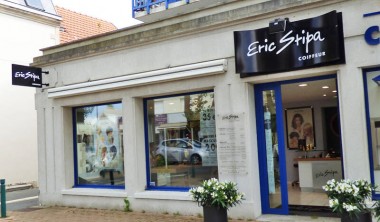 Façade du salon L'équipe by stéal