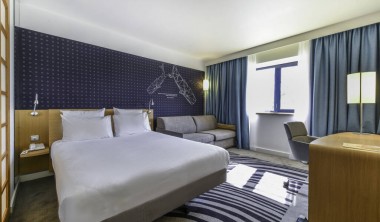 Chambre avec grand-lit double et canapé-lit pour 2 enfats CHAMBRE FAMILLE