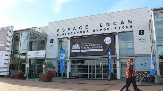 Façade espace encan film d'Aventure